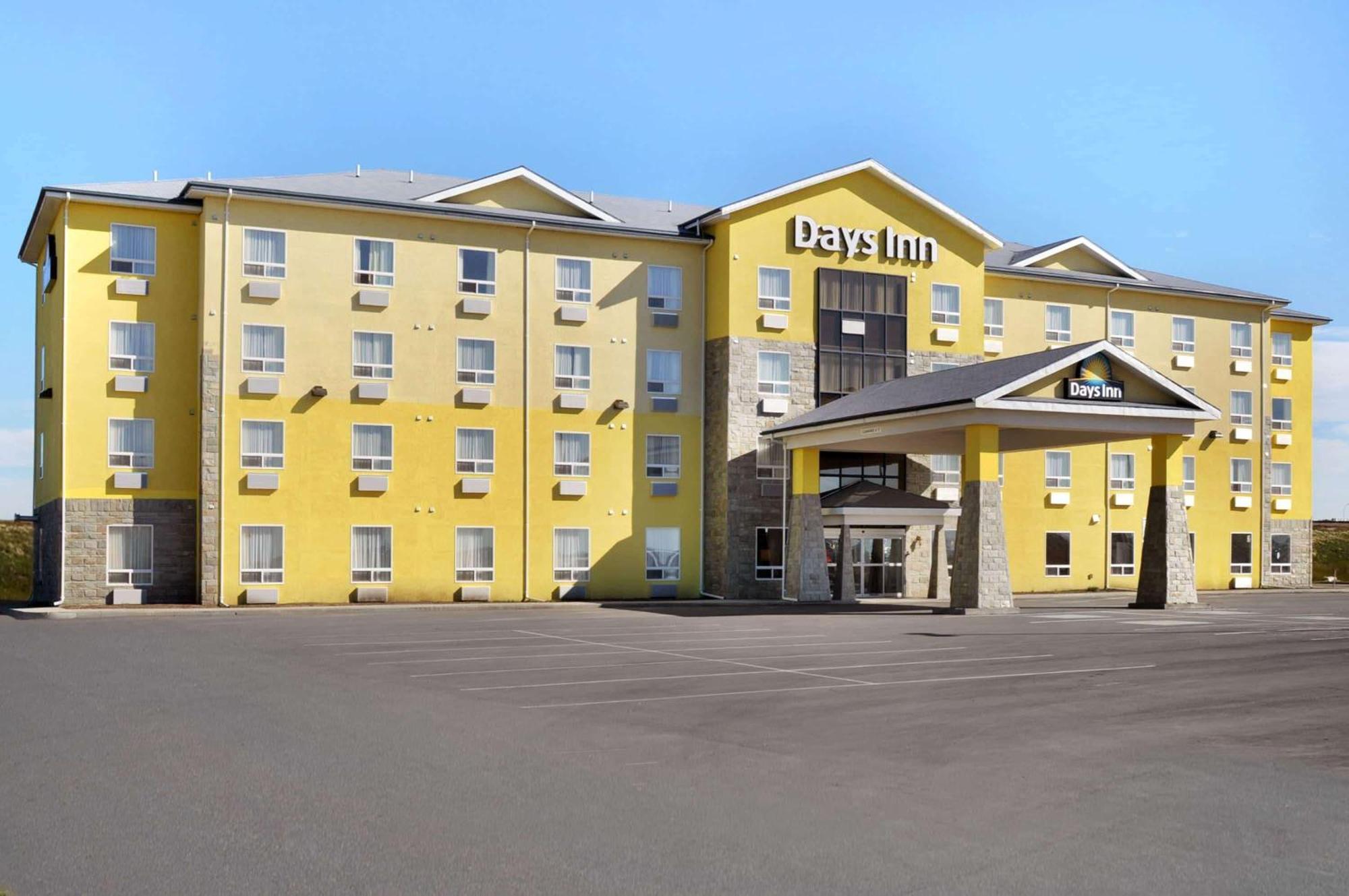 Days Inn By Wyndham Grande Prairie Kültér fotó